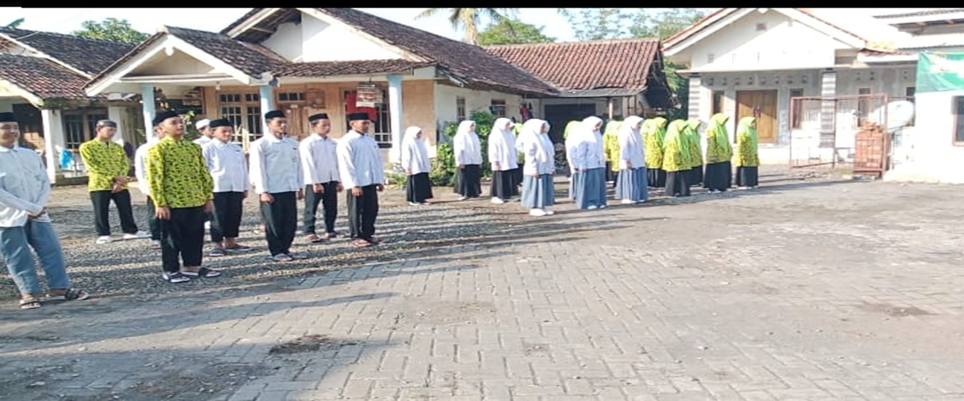 Gedung & Masjid Utama